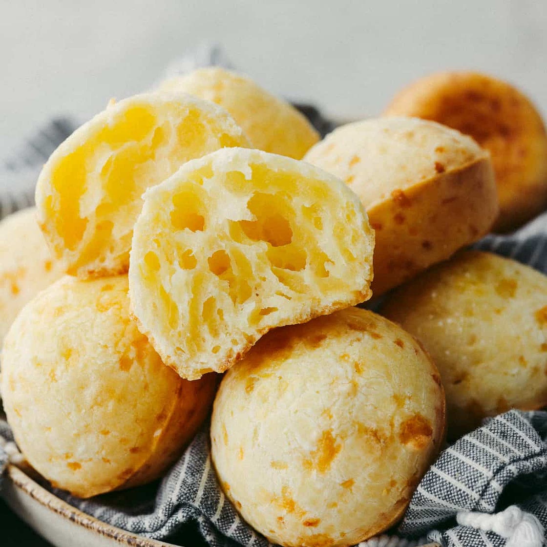 Brazilian Cheese Bread (Pão de Queijo)
