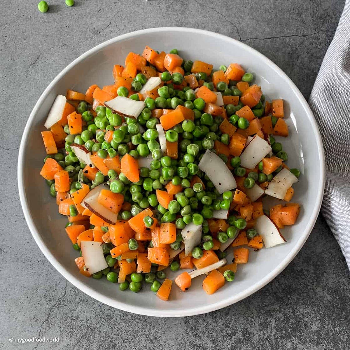 Buttery Frozen Peas And Carrots Recipe in 15 minutes!
