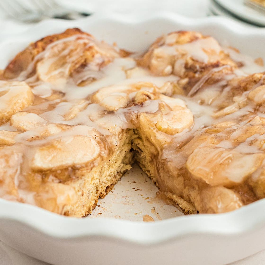 Cinnamon Roll Apple Bake