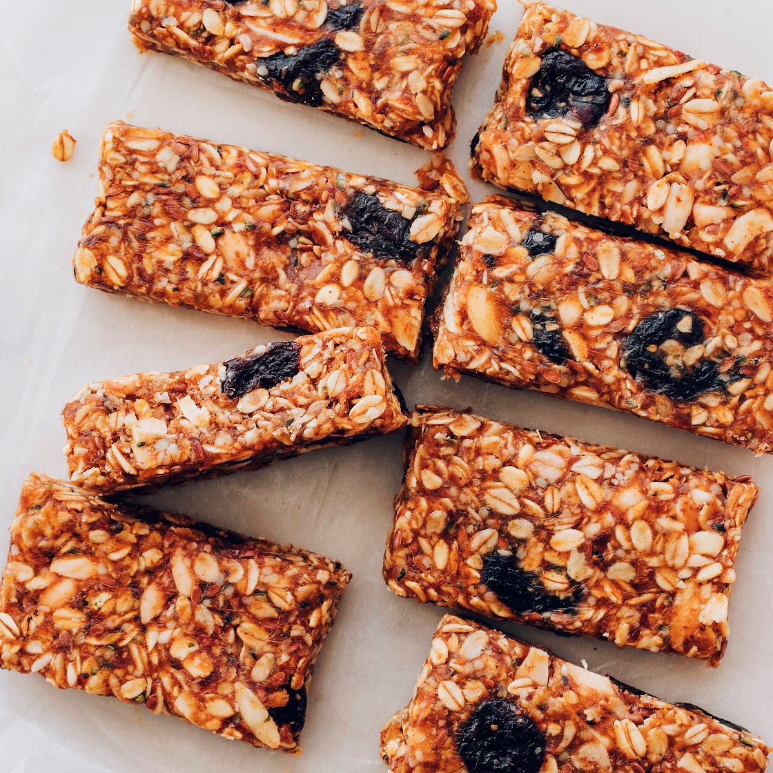 Cherry Almond Granola Bars