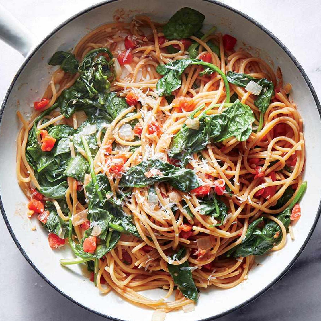 One-Pot Pasta With Spinach & Tomatoes