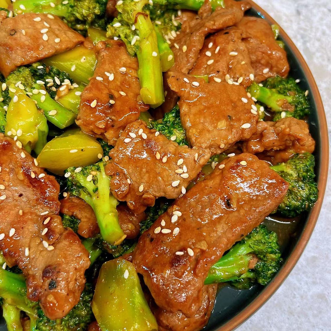 Beef and Broccoli - Easy Chinese Recipe