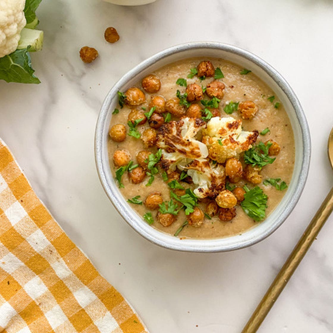 Creamy-Yet-Vegan Roasted Garlic Cauliflower Soup Recipe