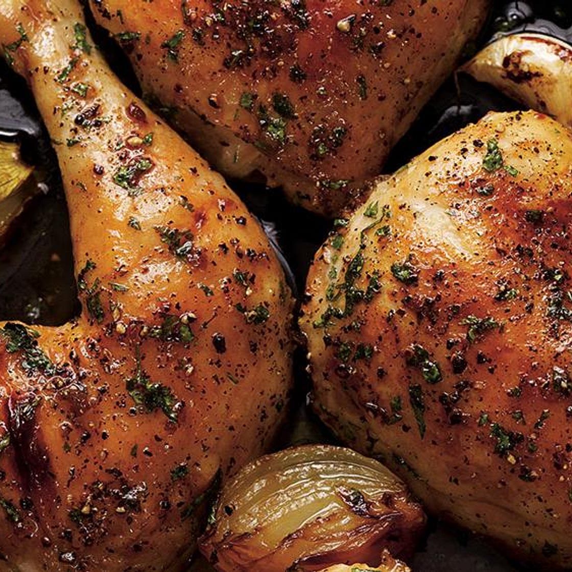Cuisses de poulet rôties à l'oignon