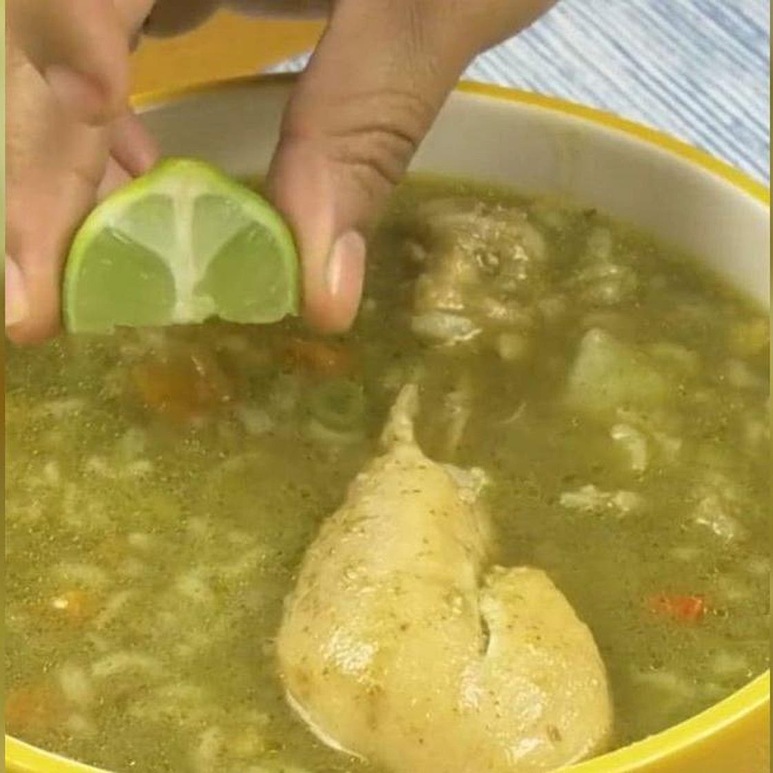 Cómo preparar aguadito de pollo (SOPA) [VIDEO]