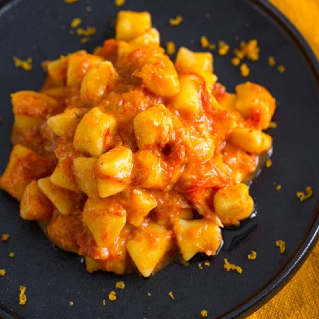 Gnocchi con ragù di scorfano e bottarga
