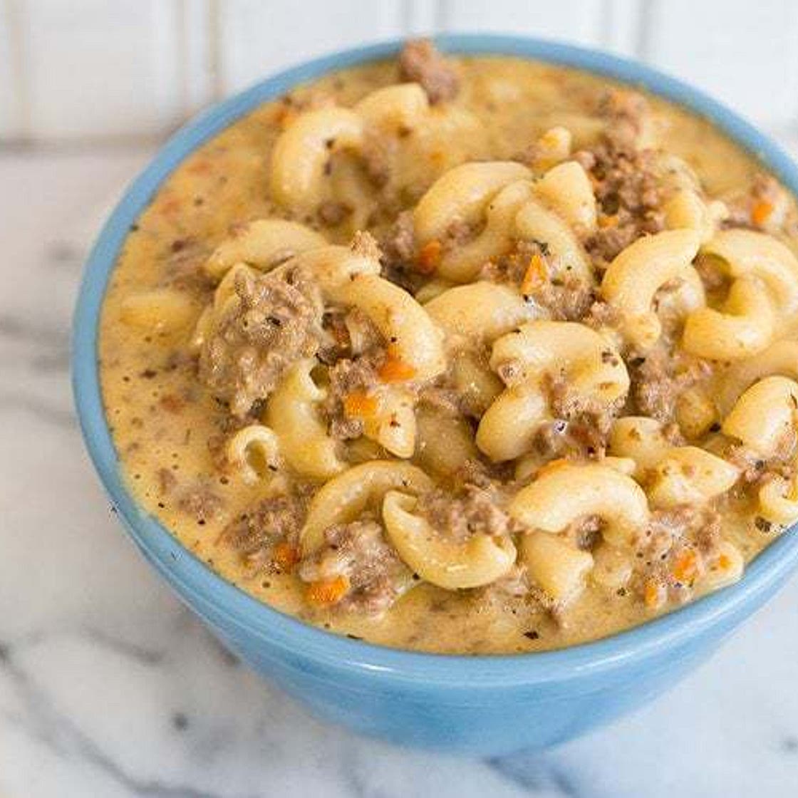 Crockpot Macaroni Cheeseburger Soup