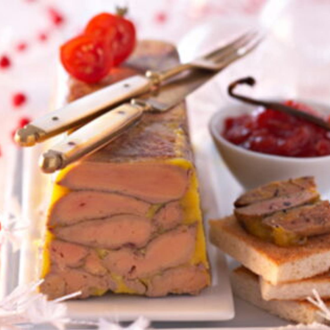 Terrine de foie gras aux épices et chutney de tomates