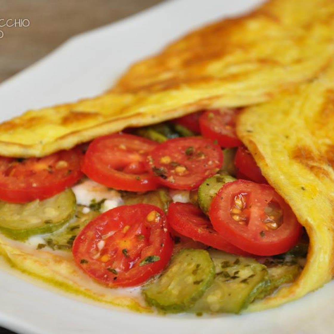 Calzone di uova alle zucchine trifolate
