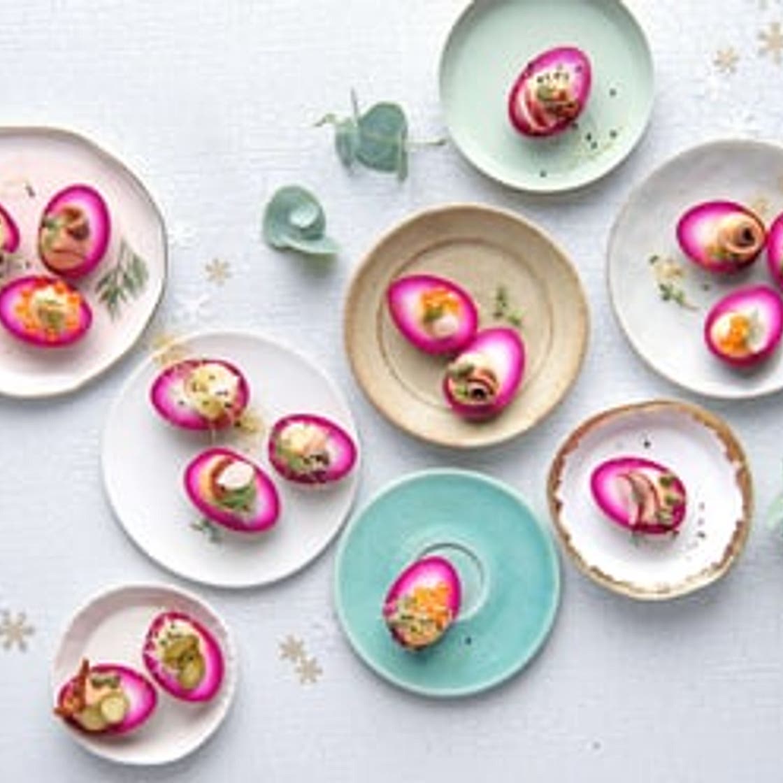 Gefüllte Randen-Eier