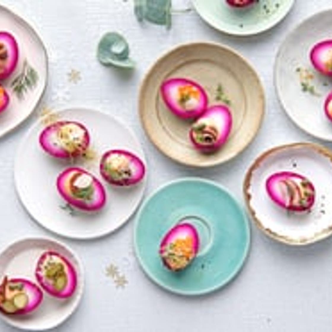 Gefüllte Randen-Eier