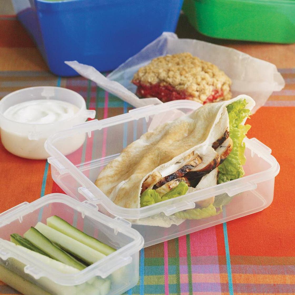 Poulet tzatziki en sandwich et en salade