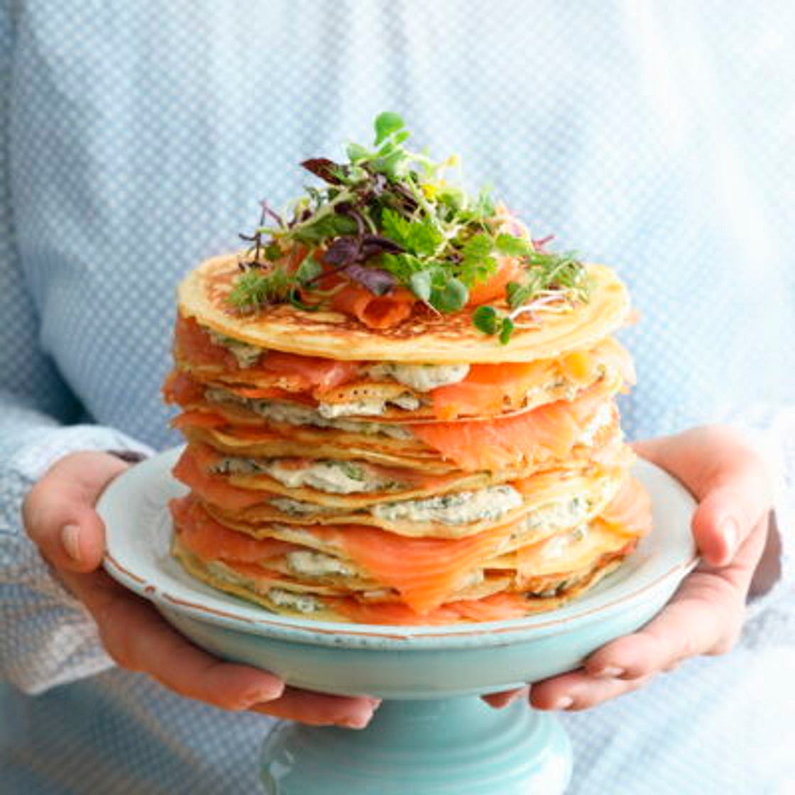 Gâteau de crêpes salées au saumon fumé