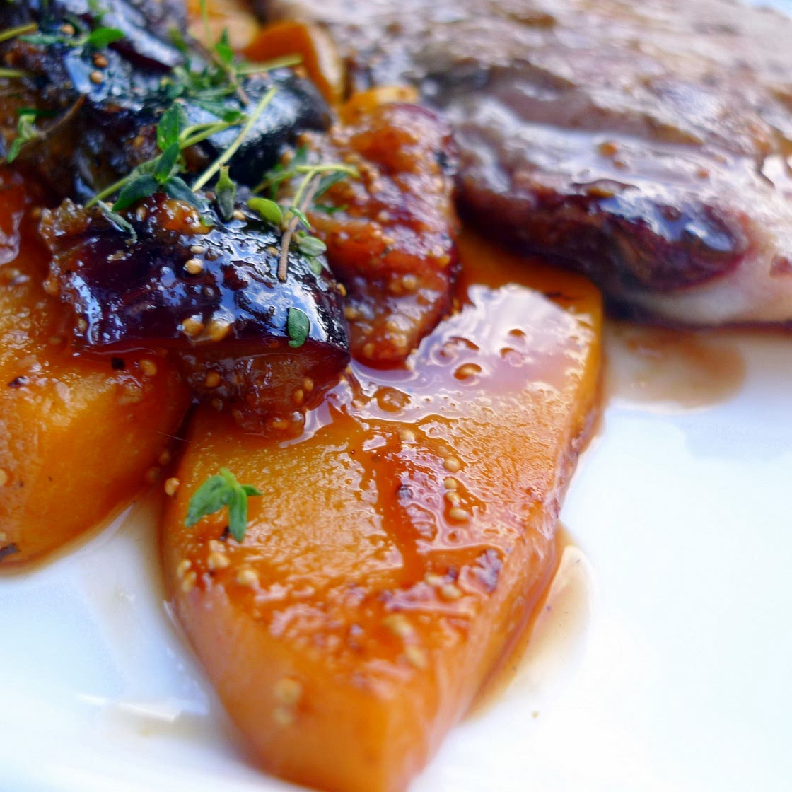 Lomo de cerdo con melocotones e higos