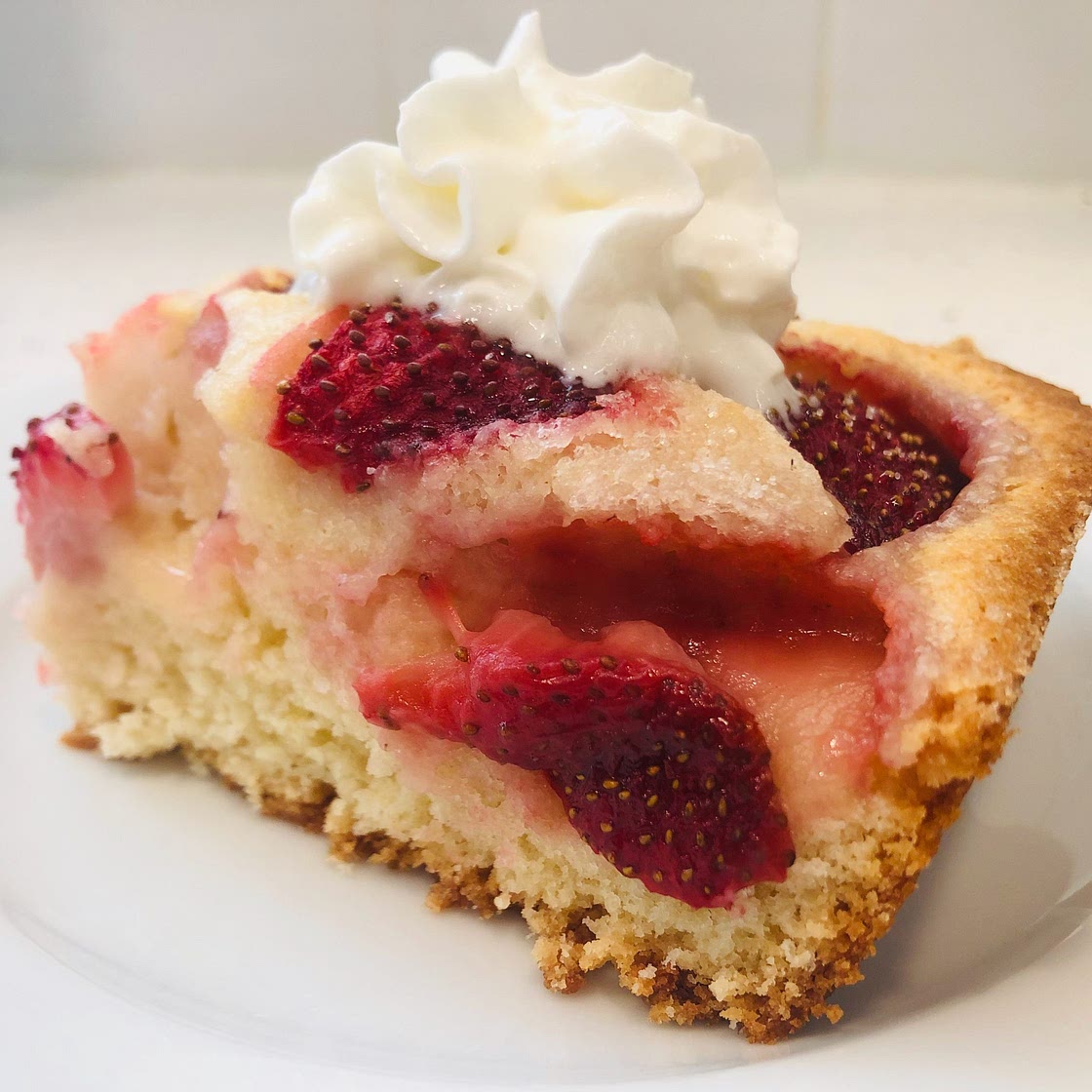 Fresh Strawberry Cake