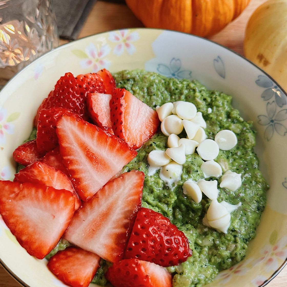 Matcha Oatmeal with White Chocolate + Marshmallow