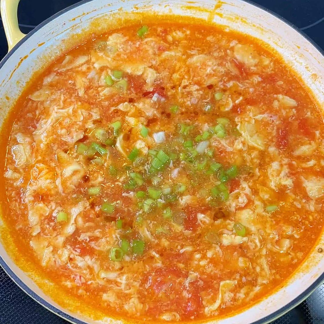 Tomato Egg Drop Soup (with frozen tomatoes!!)