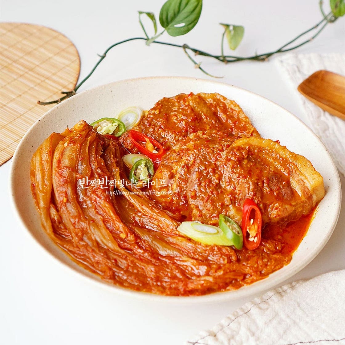 돼지고기 김치찜 레시피 돼지 목살 묵은지 김치찜 만드는 법