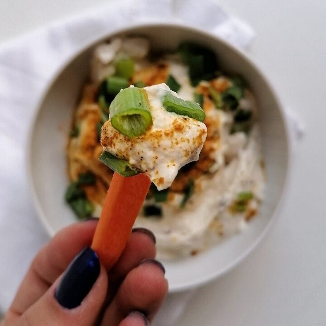 Herzhafter Dattel-Dip