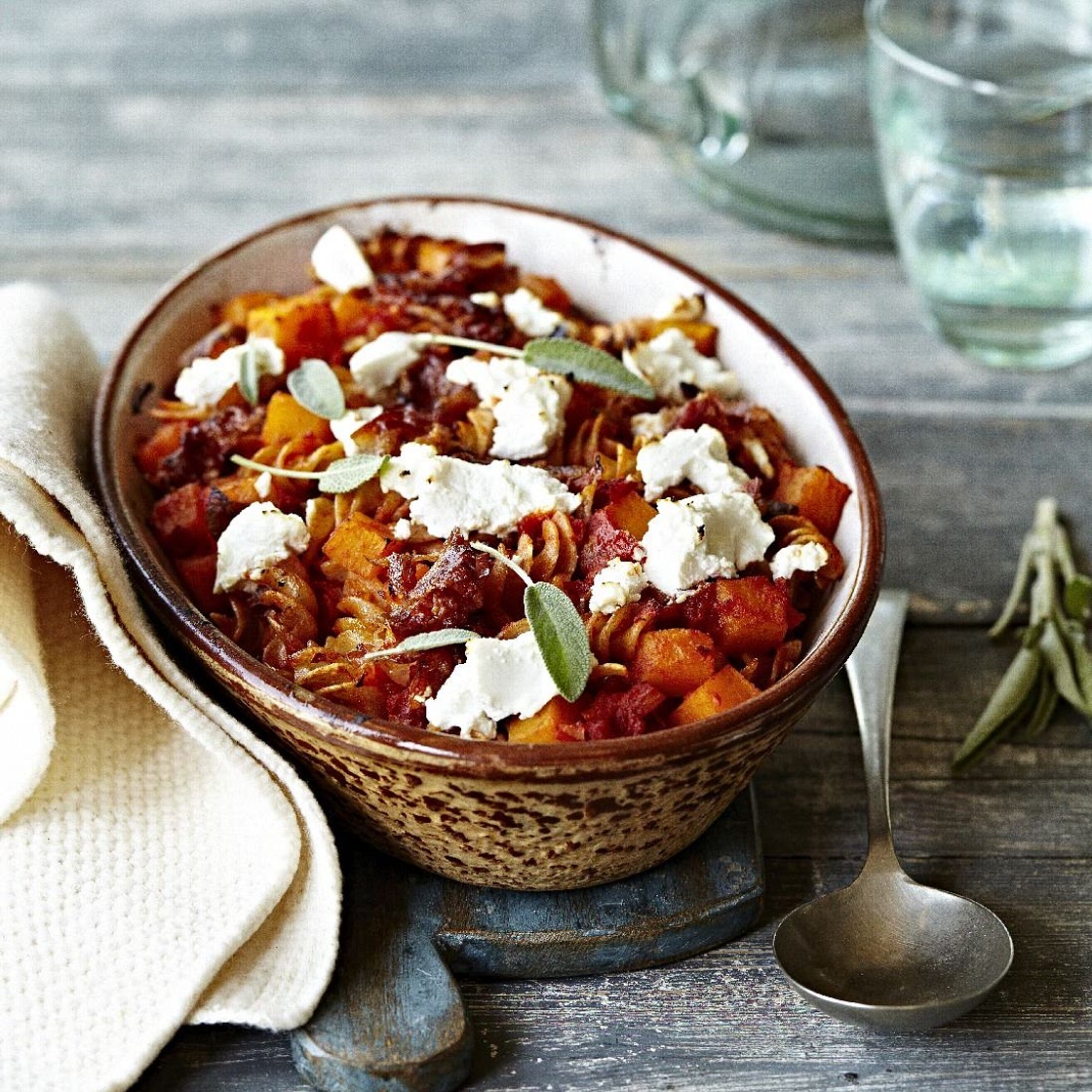 Kürbis-Fusilli-Auflauf mit Ziegenkäse