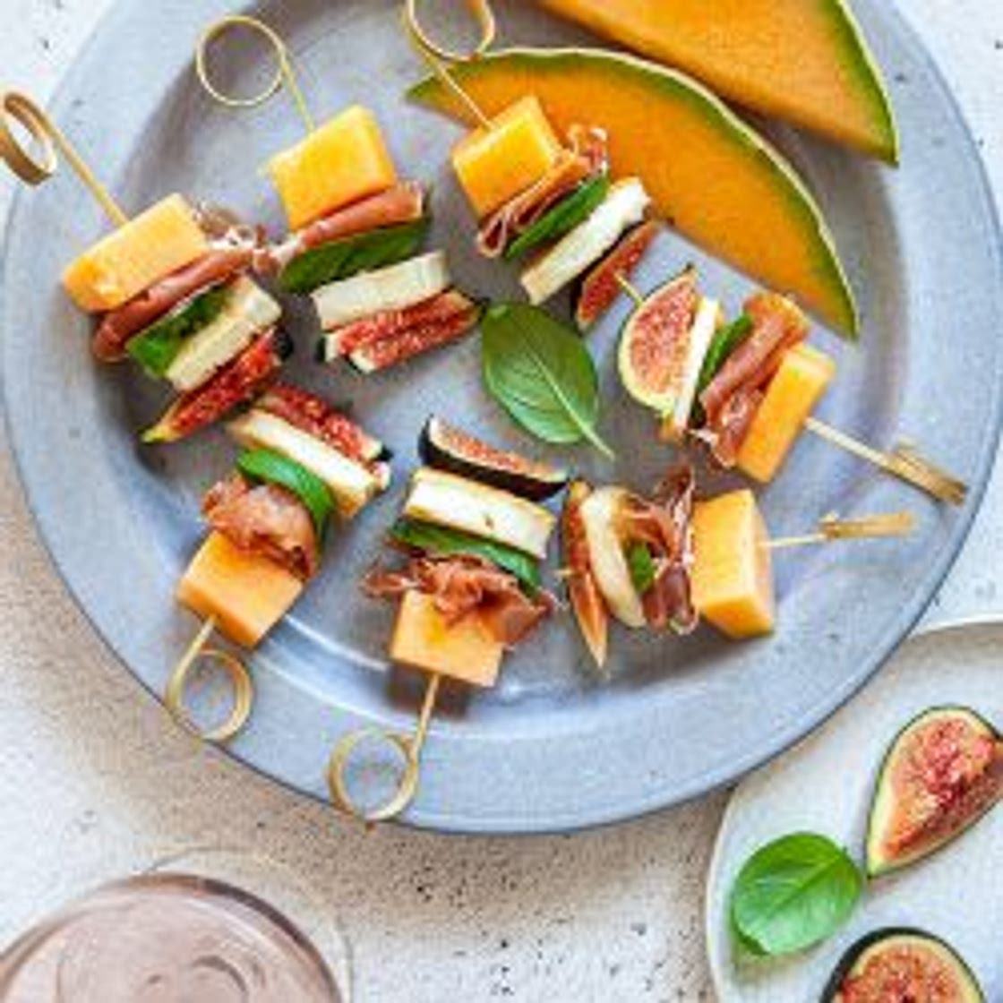 Brochette melon, prosciutto, halloumi et figue