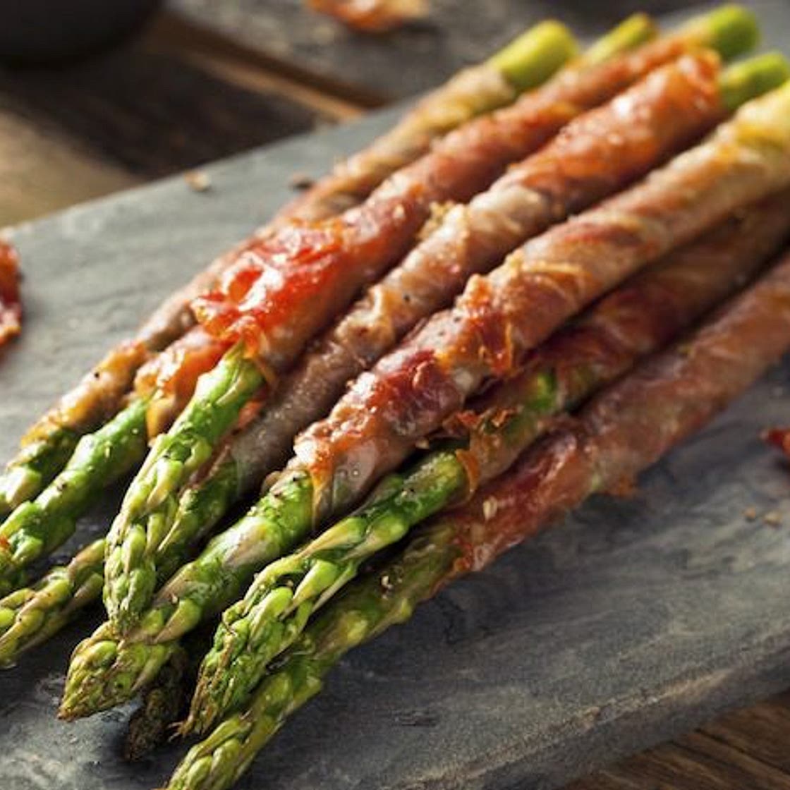 Espárragos con jamón