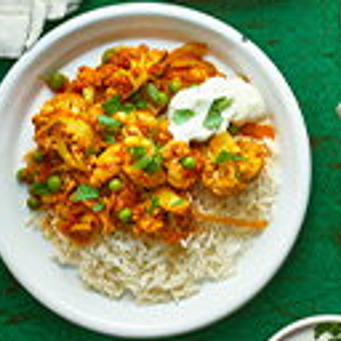 Cauliflower and pea curry