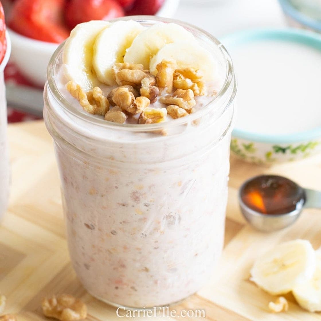 Strawberry Banana Overnight Oats