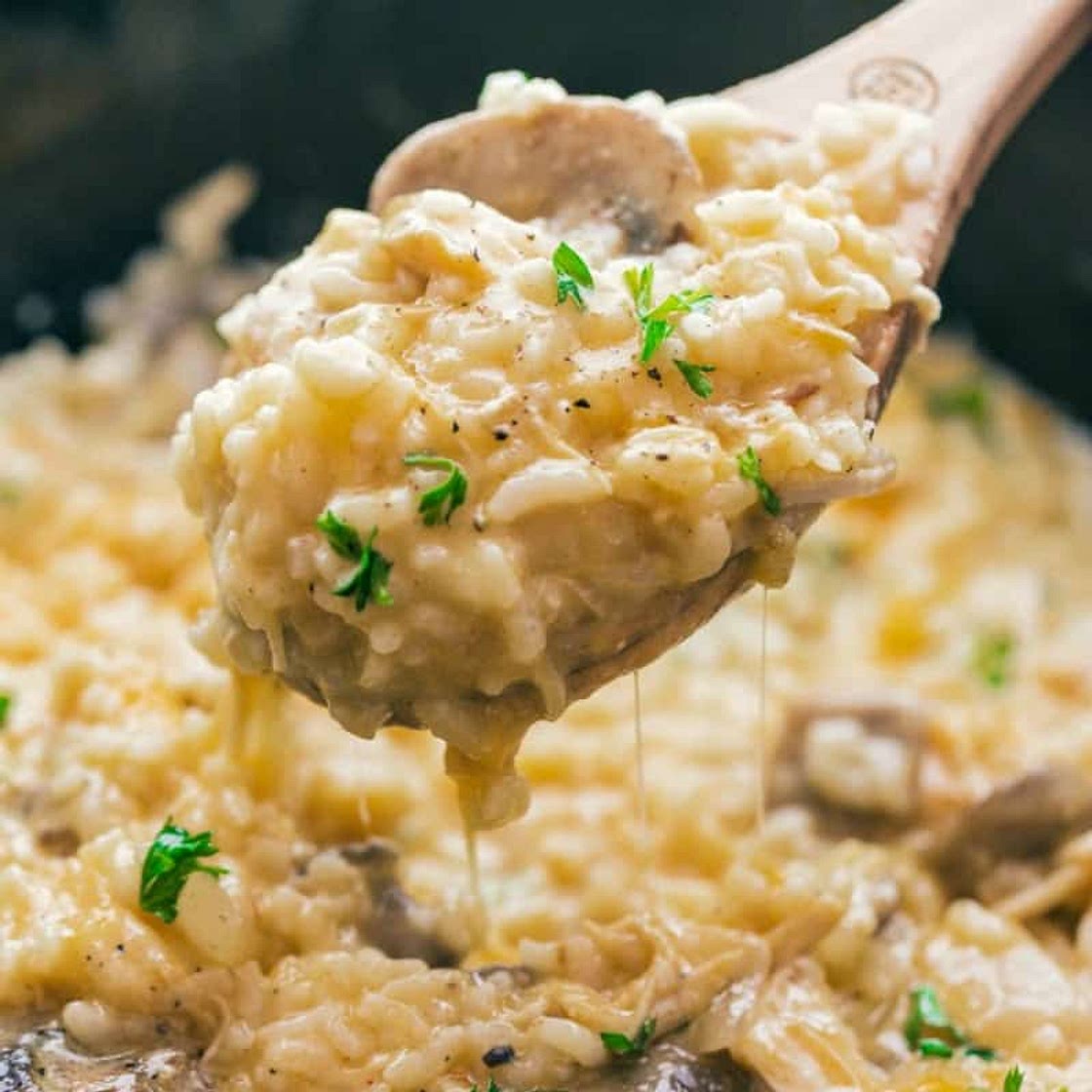 Cheesy Crock Pot Chicken and Rice