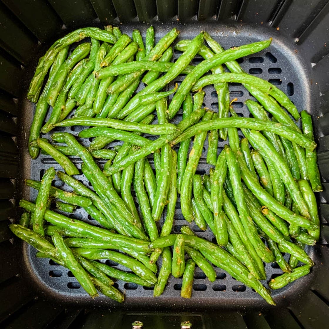 Air Fryer Garlic Roasted Green Beans