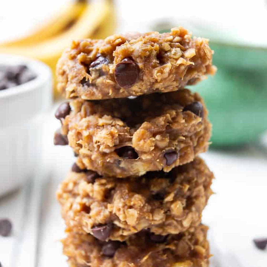 4-Ingredient Peanut Butter Banana Oatmeal Cookies