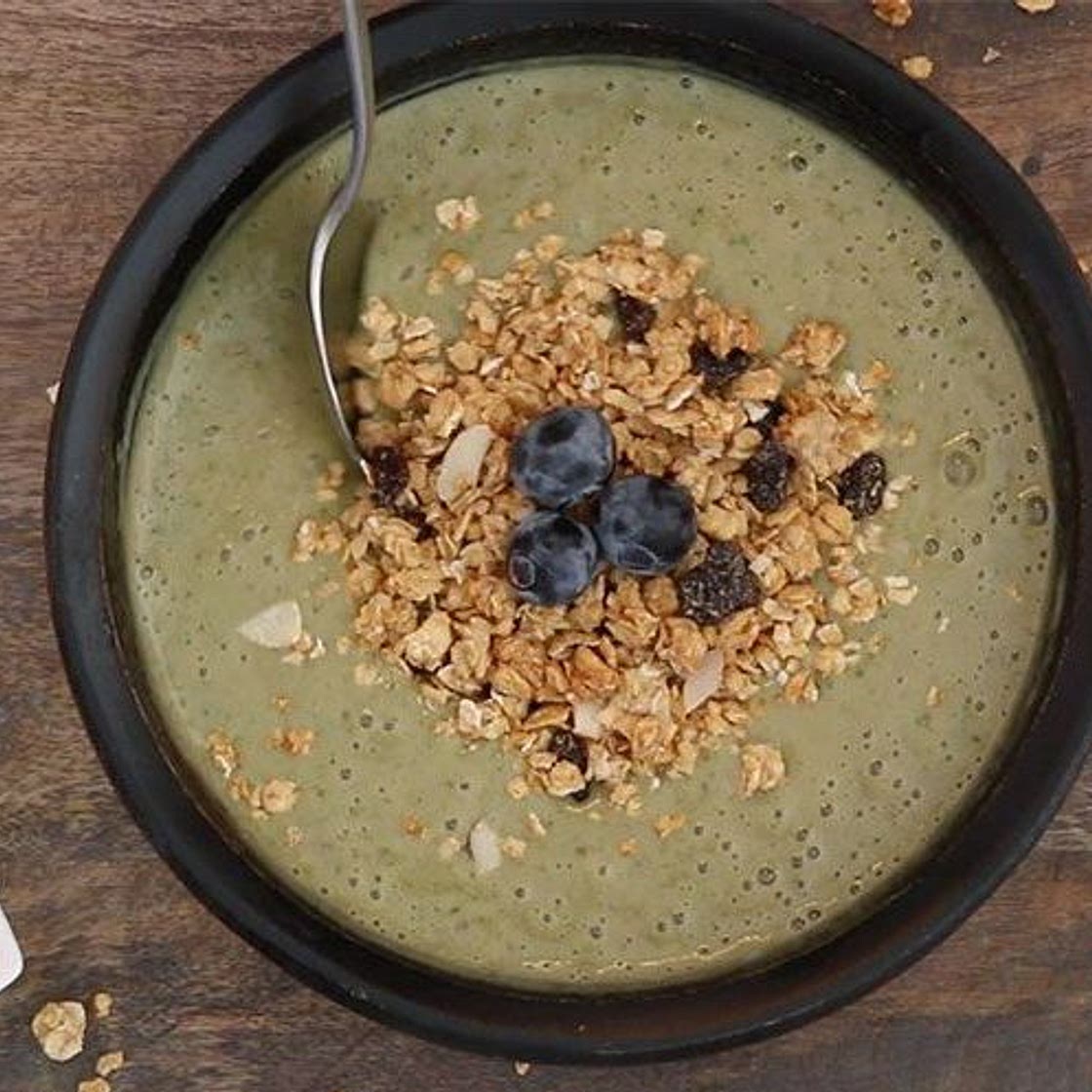 Matcha-Smoothie-Schale