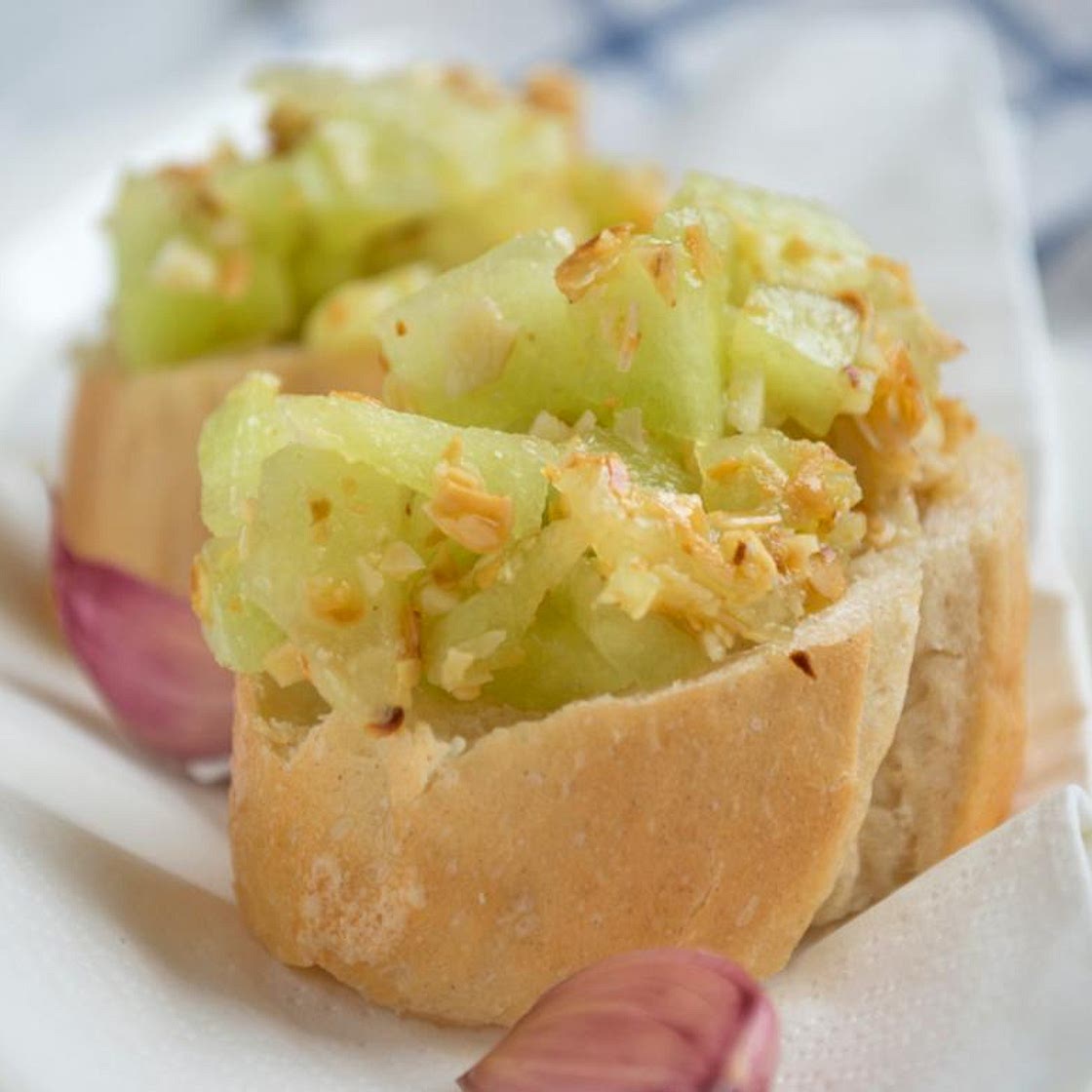 Fruchtiger Knobli-Melonenaufstrich