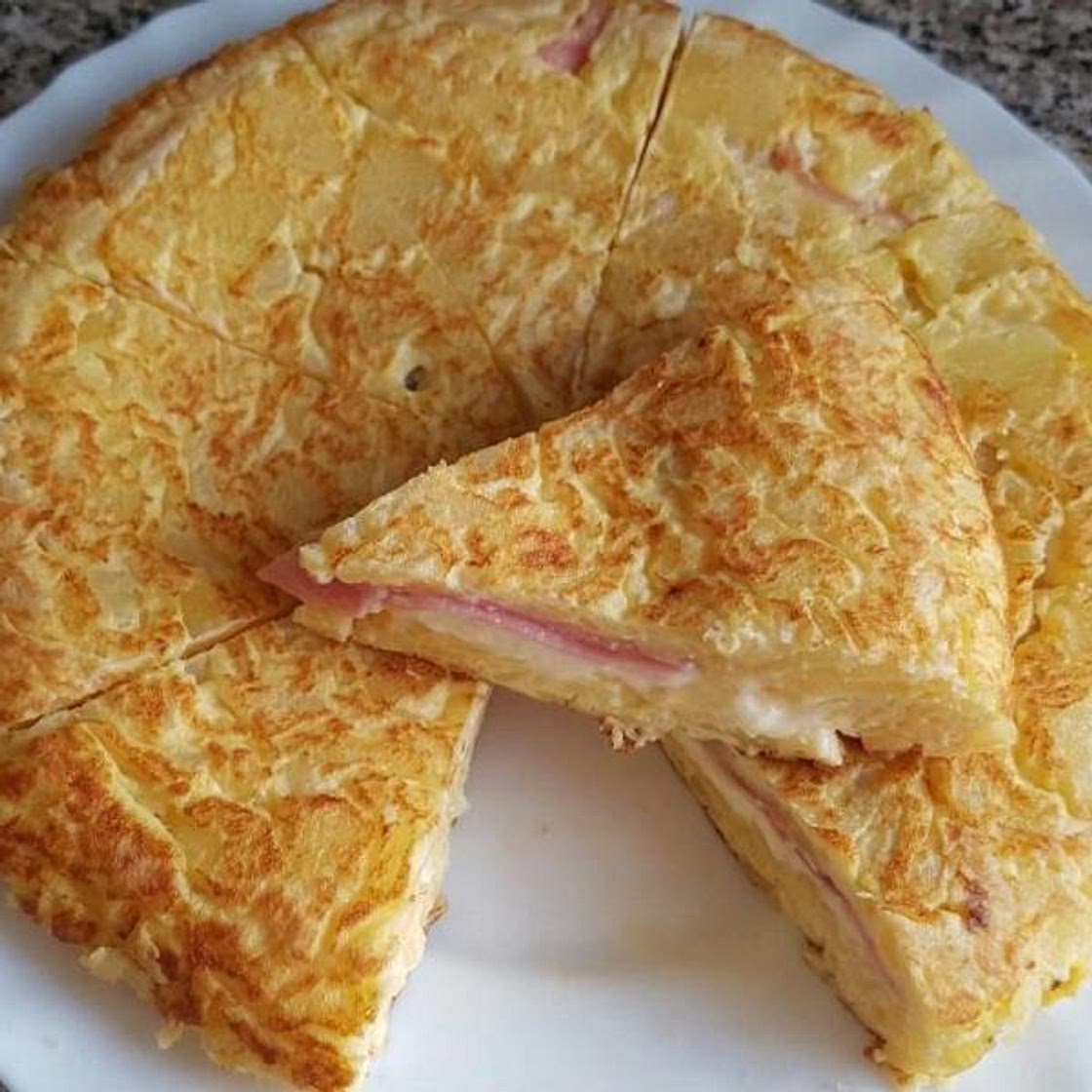 Receita de Tortilla espanhola com presunto e queijo