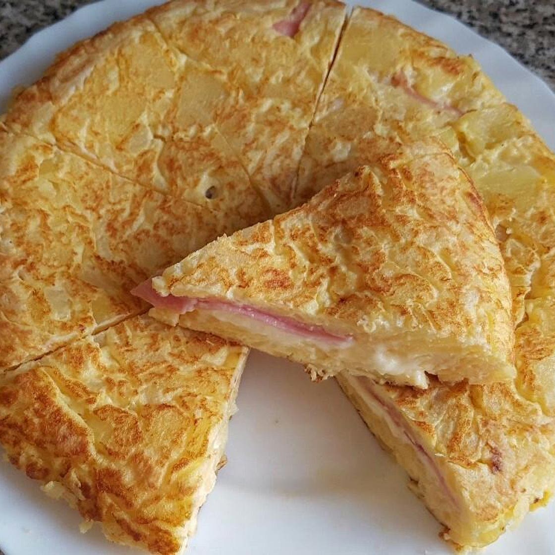 Receita de Tortilla espanhola com presunto e queijo