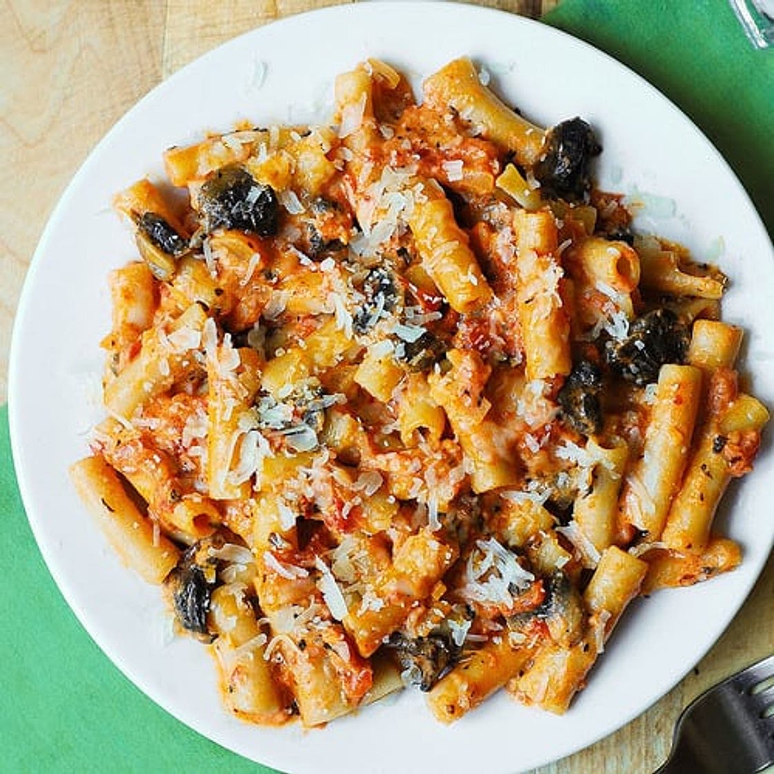 Penne Pasta in Creamy Vodka Tomato Sauce with Mushrooms