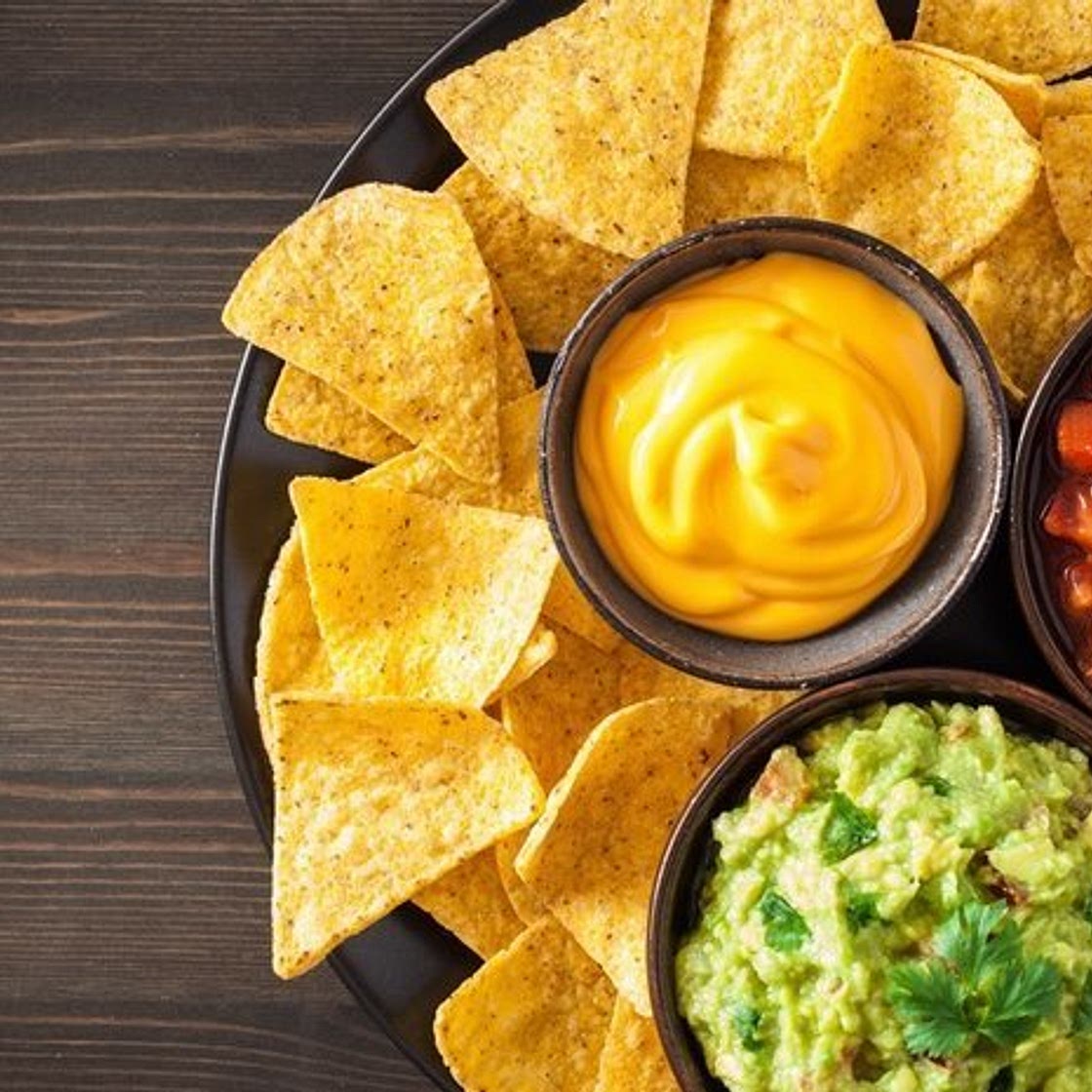 Nachos con salsa de queso