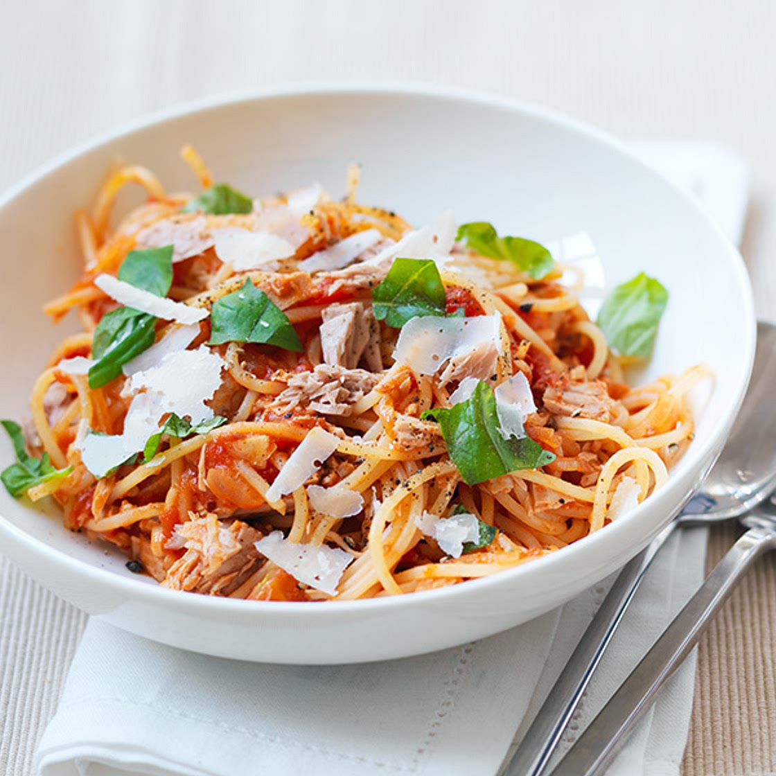 Tomato and tuna pasta