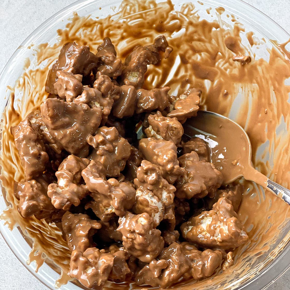 Viral Chocolate Rice Cake Bites with Peanut Butter