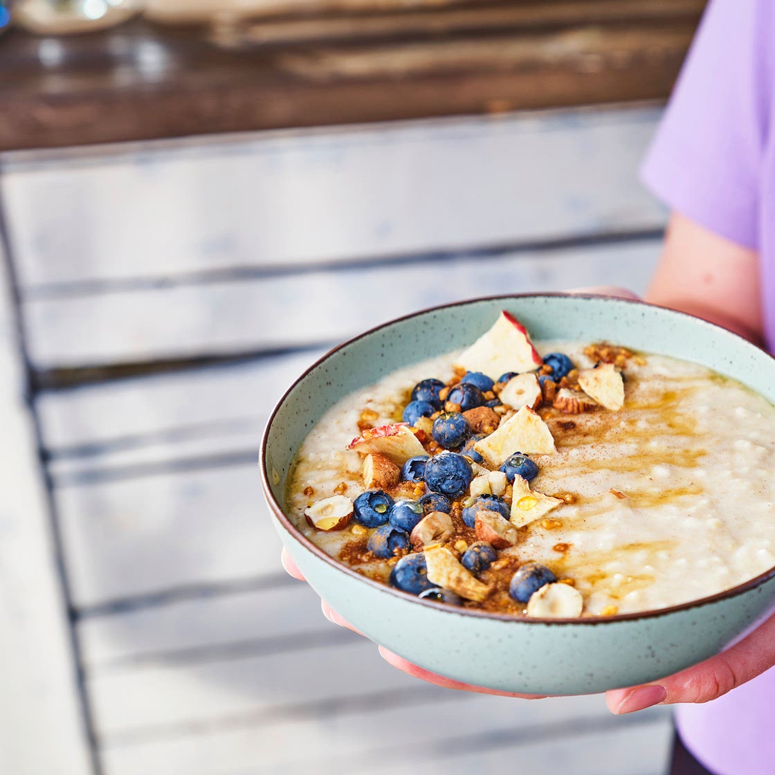 Fruchtiges Birchermüsli mit knusprigen Apfel-Chips