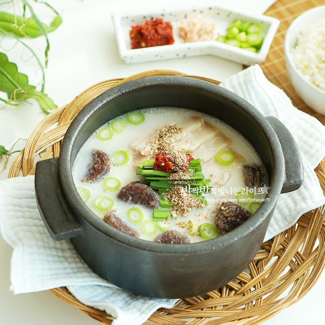 순대국 만들기 다대기 넣은 뜨끈한 순대국밥