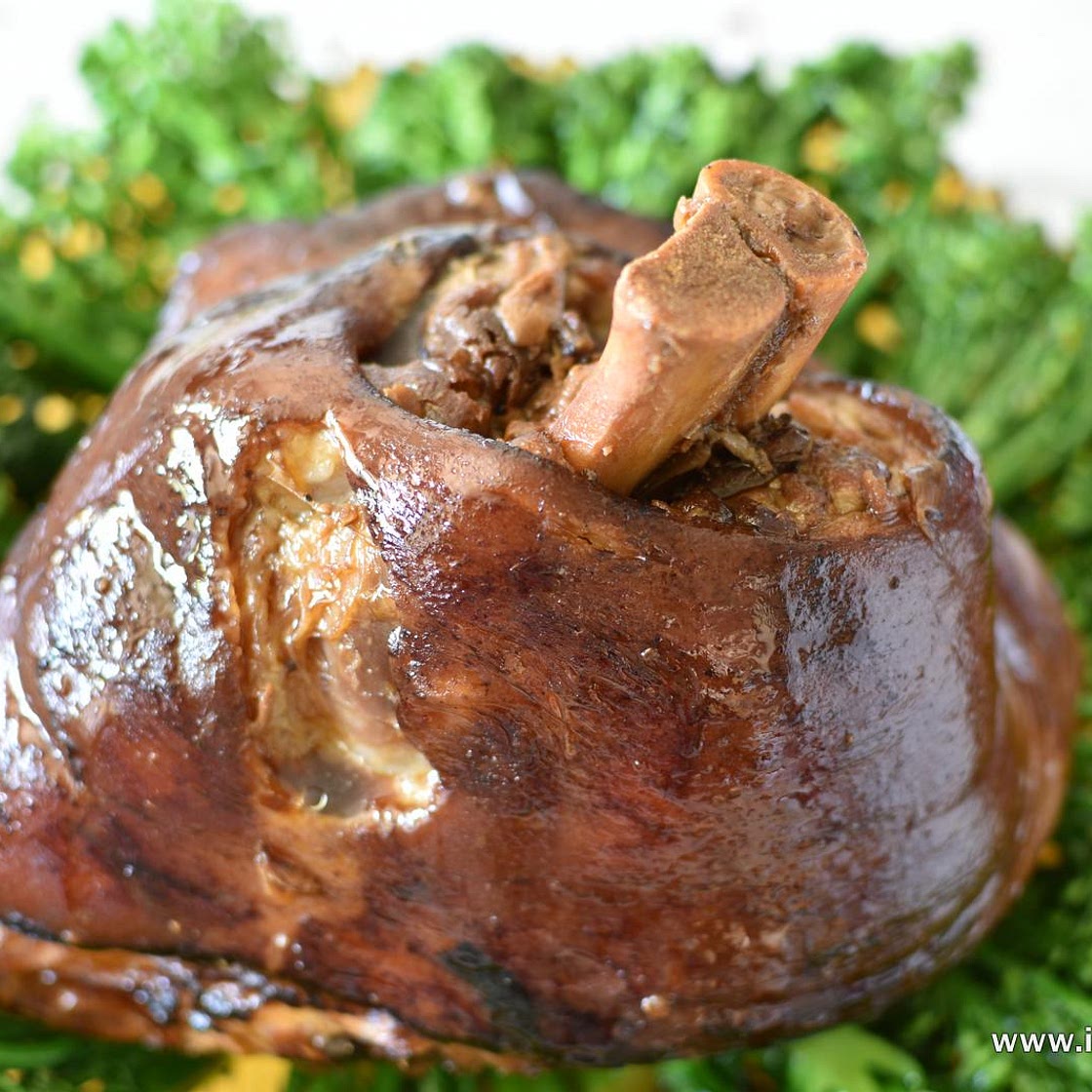 Braised Pork Leg (紅燒元蹄)