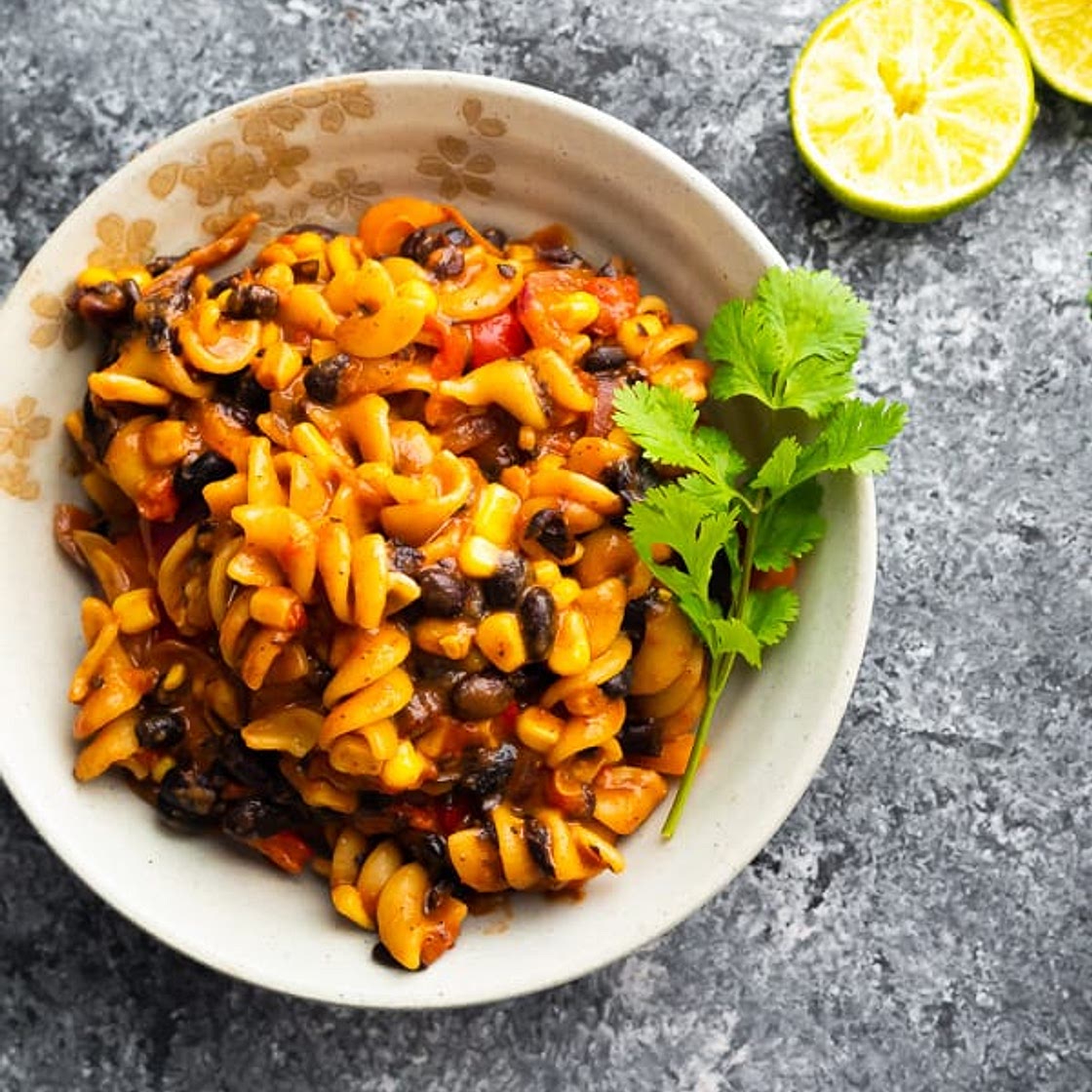 One Pot Black Bean Fajita Pasta