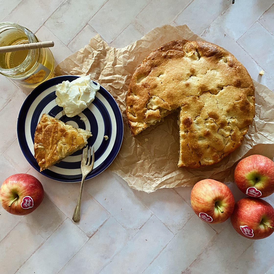 Pink Lady® apple and honey cake with whipped cream