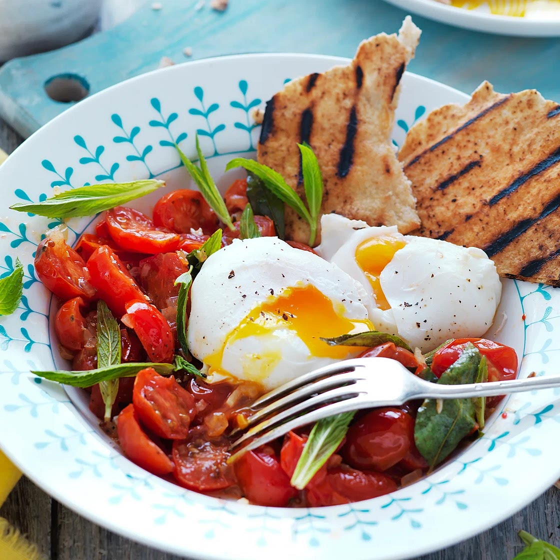Indian-style tomatoes and eggs