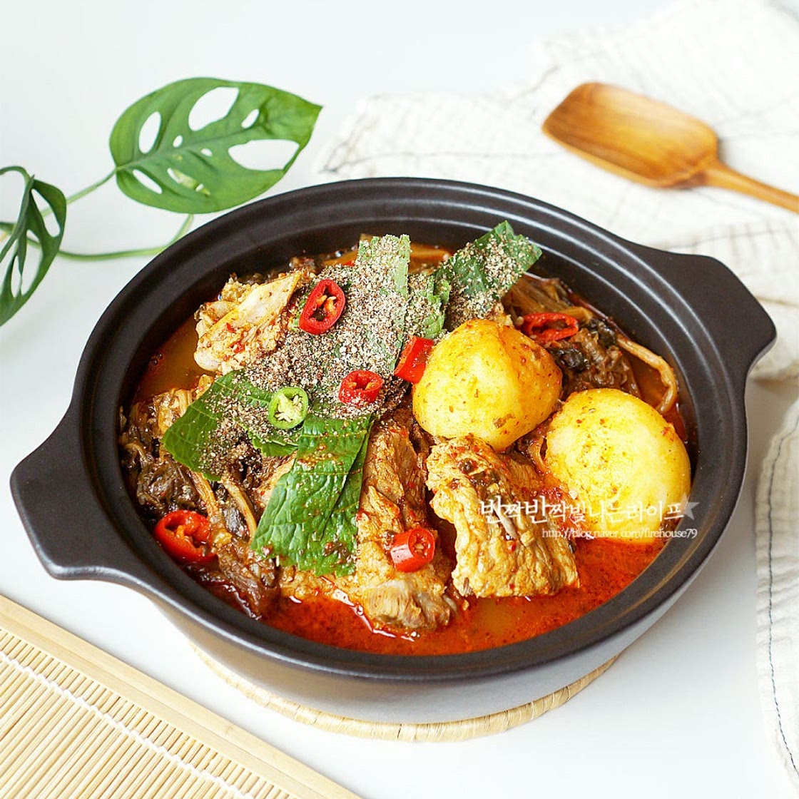 시래기 감자탕 끓이는법 양념 돼지 등뼈 뼈다귀 감자탕 레시피