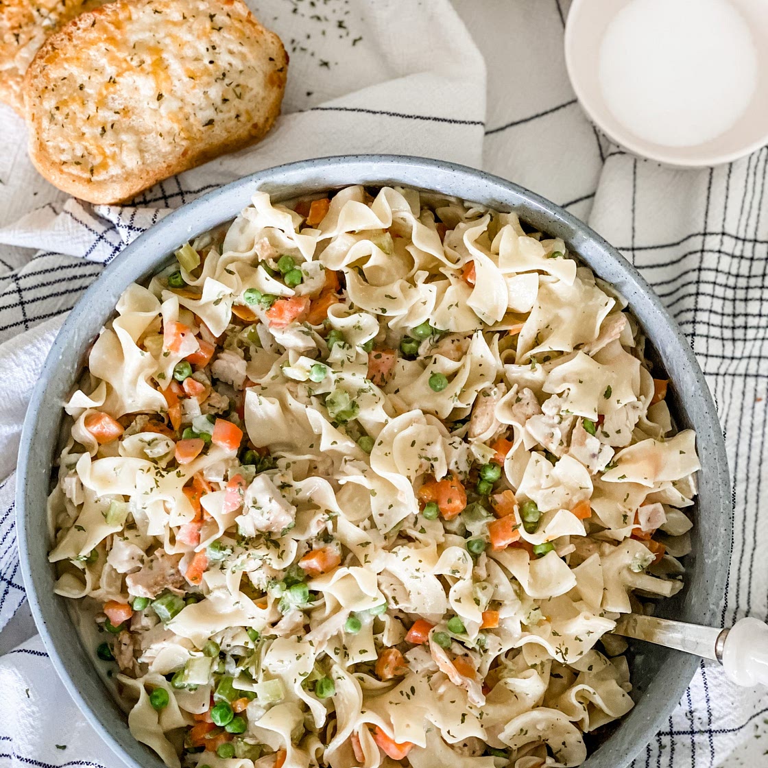 Easy Chicken or Turkey Pot Pie Skillet Pasta