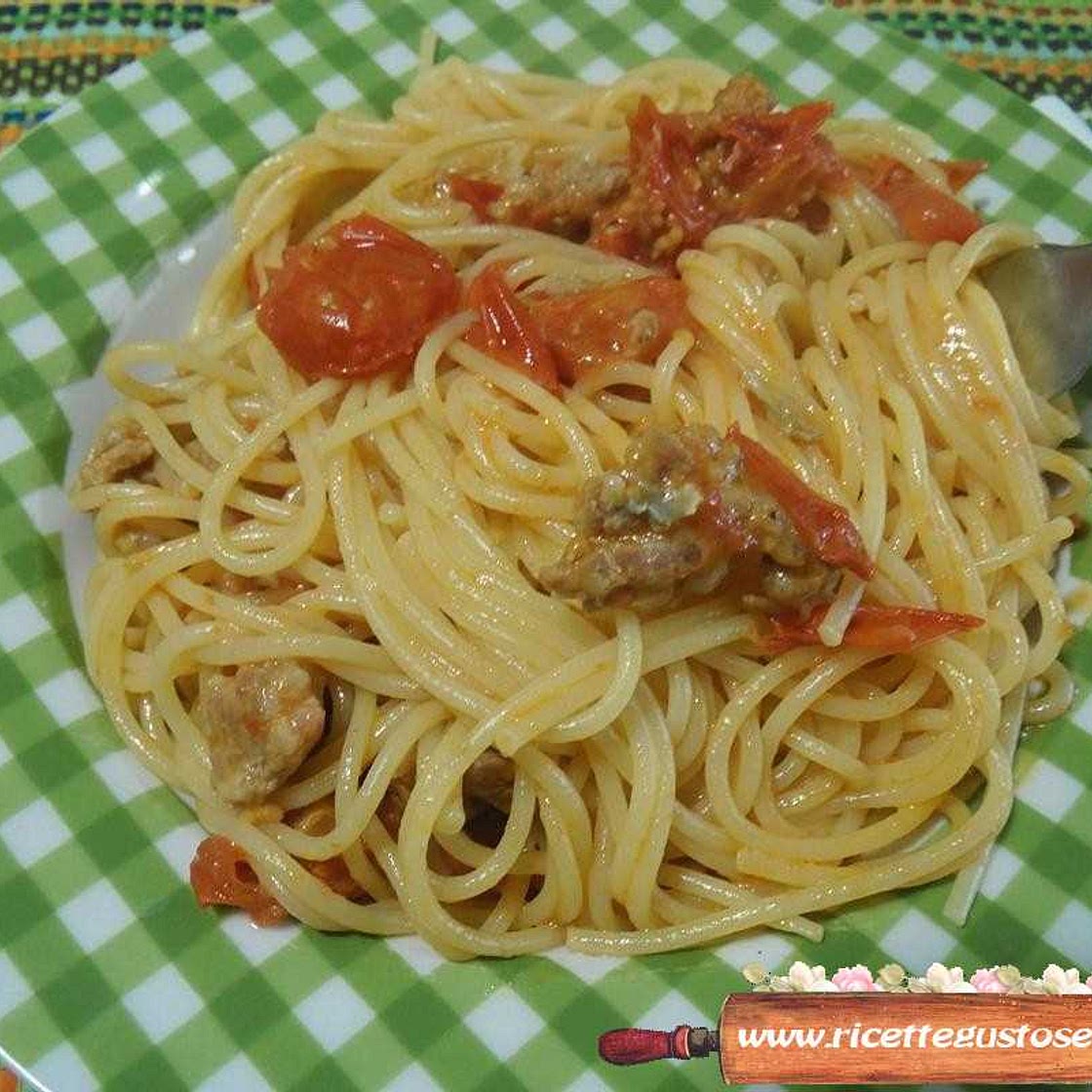 Spaghetti pomodori e gorgonzola