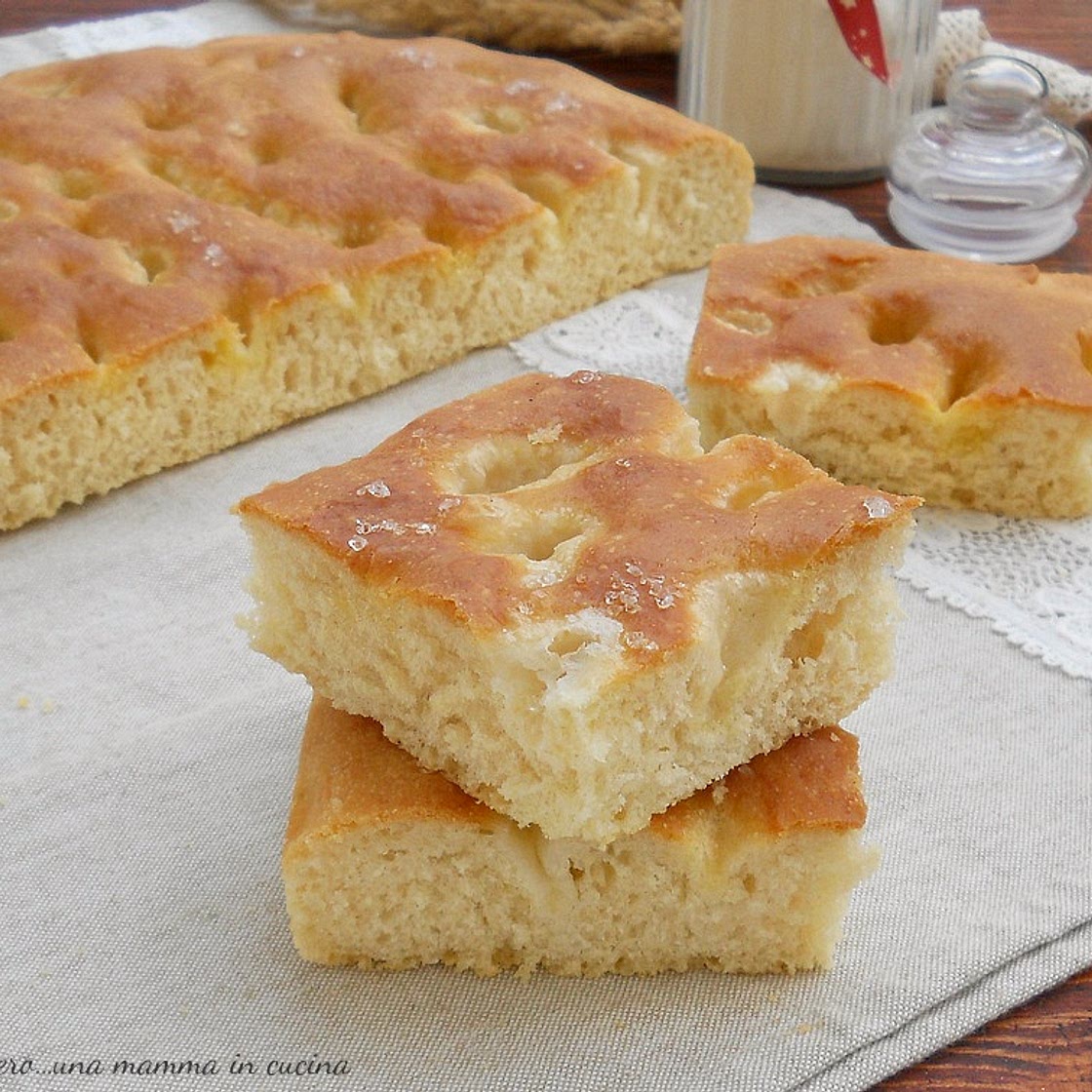 Focaccia morbida e alta