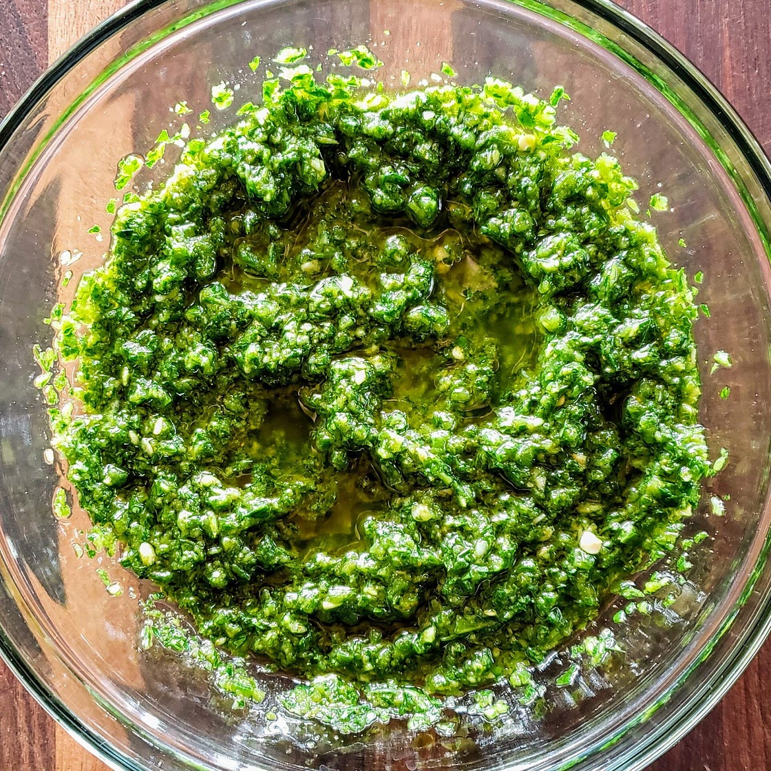 Spicy cilantro and parsley green sauce (zhug)